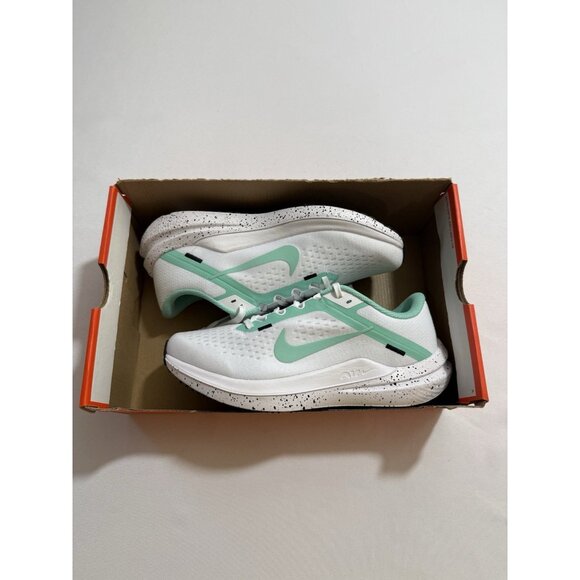 Nike Shoes - New Women’s Size 8 - Nike Air Winflo 10 White Emerald Rise FN7106 100